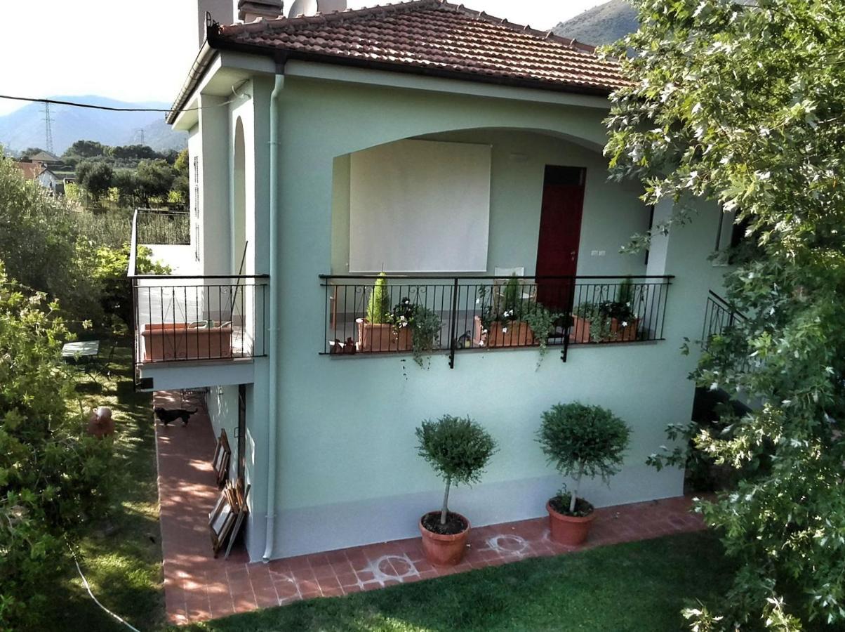 Independent Apartment With A Fabulous Patio - Casa Penny Cisano sul Neva Exterior foto